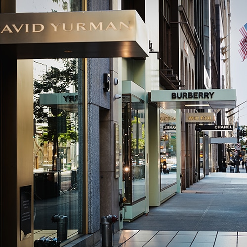 Sidewalk view of the hot retail destinations around Central Park